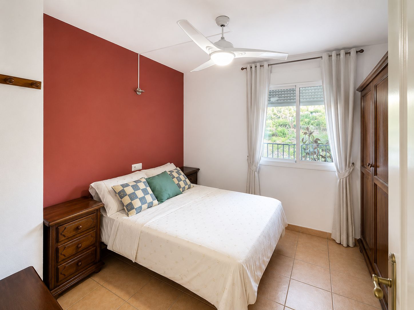 2 Bedroom Apartment in Fuengirola - Photo 23