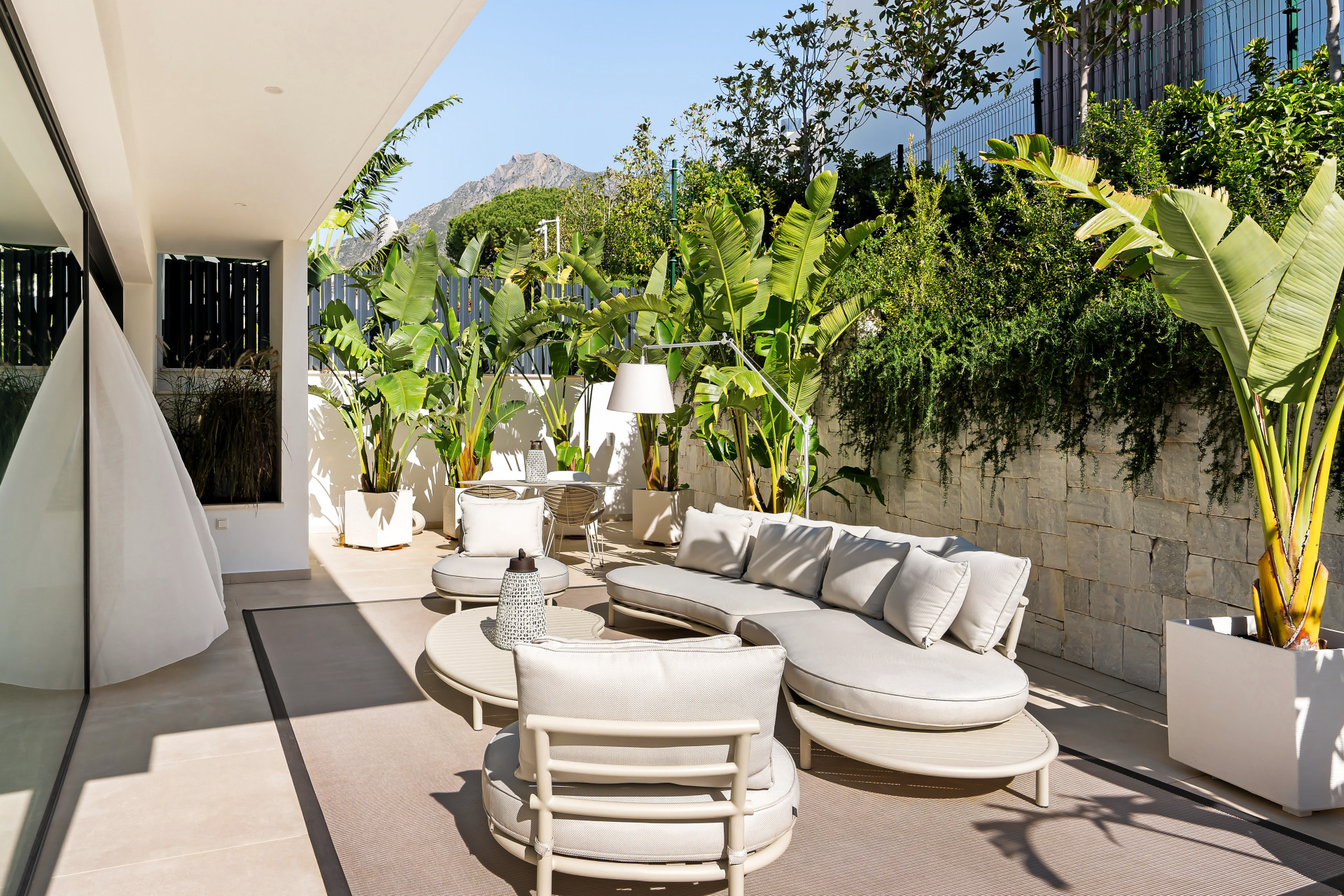 4 Bedroom Villa in Marbella - Photo 19