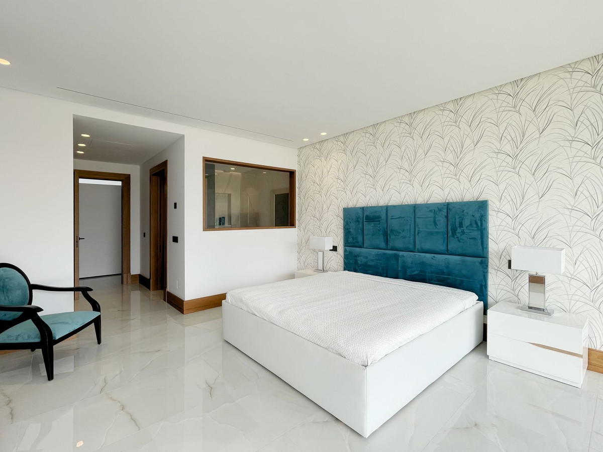 6 Bedroom Villa in San Roque - Photo 85