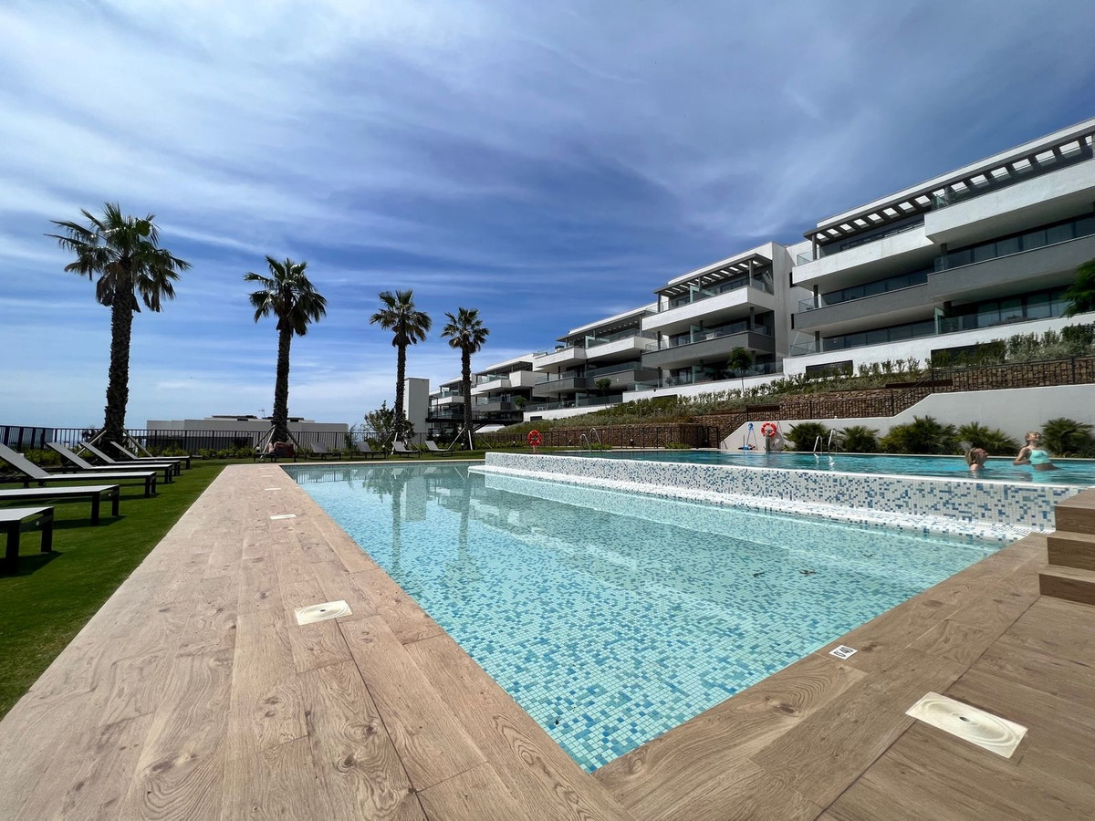 4 Bedroom Apartment in Estepona - Photo 39