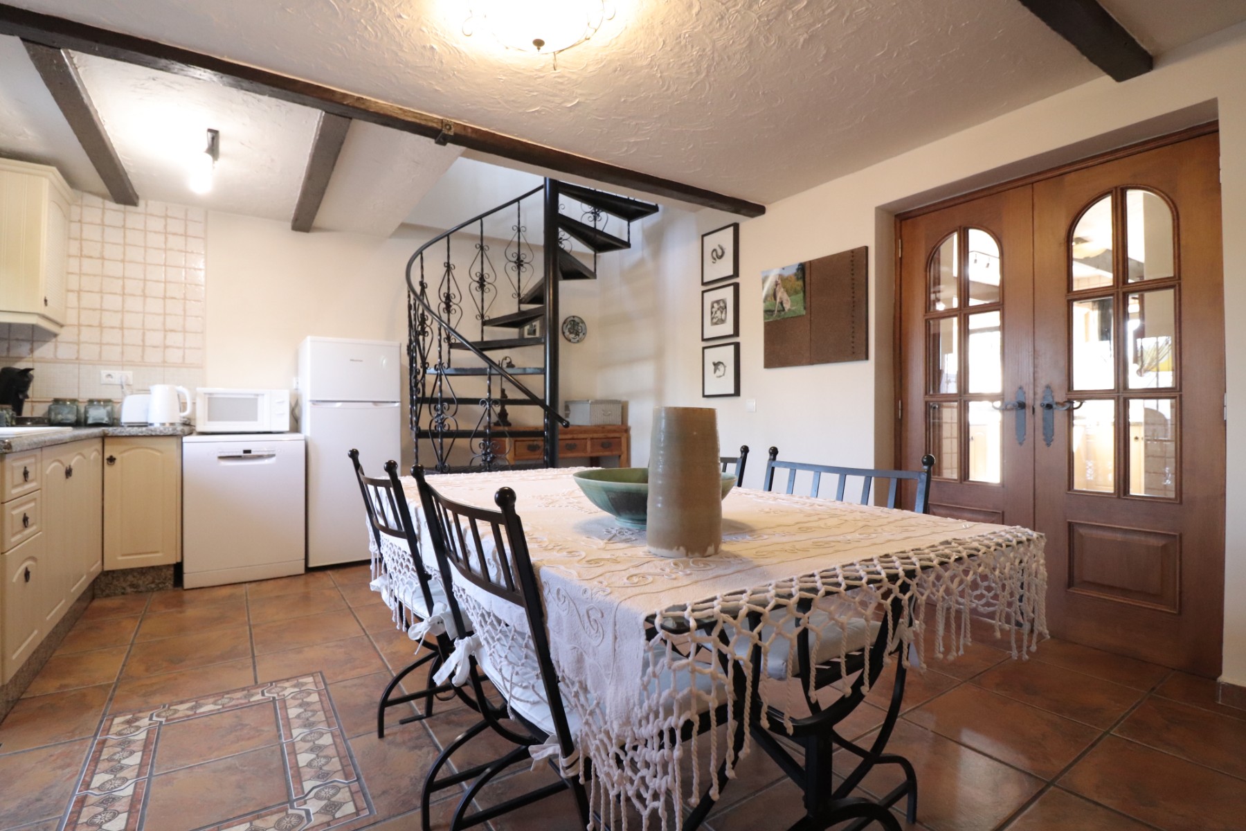 Chalet de 4 dormitorios en Alicante – Foto 9