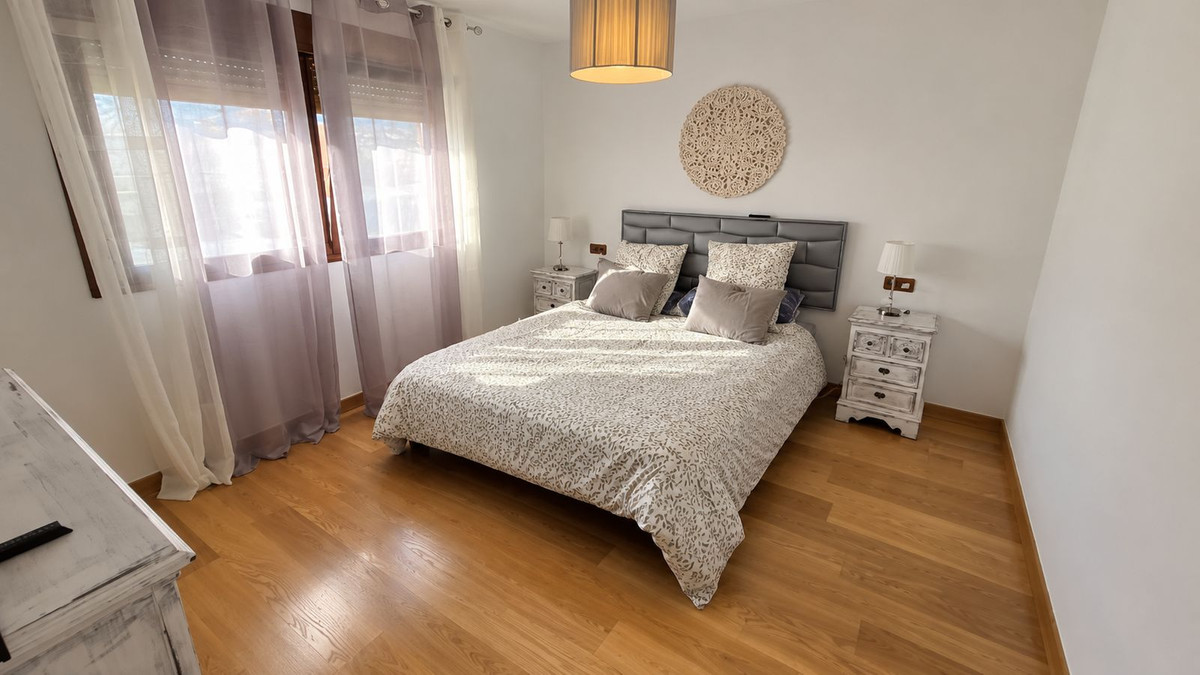 6 Bedroom Villa in Alhaurín de la Torre - Photo 10