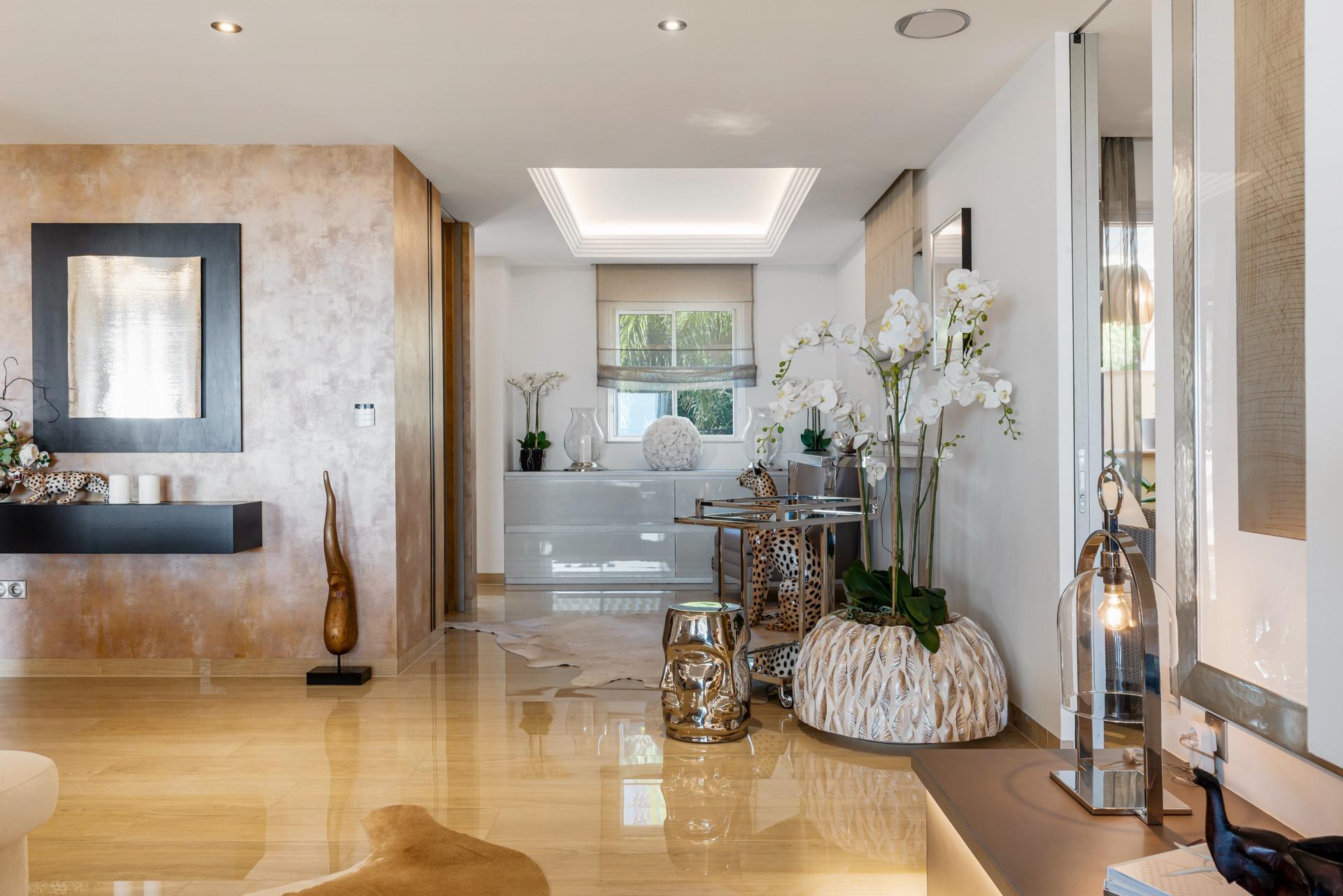4 Bedroom Penthouse in Benahavís - Photo 9