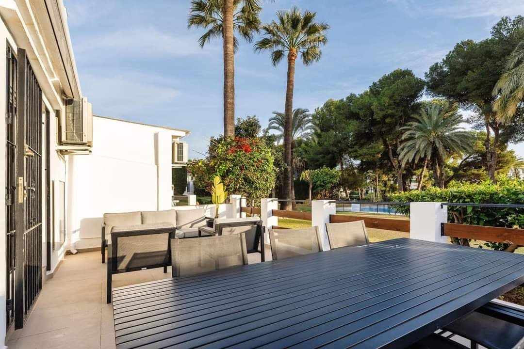 2 Bedroom Apartment in Marbella - Photo 17