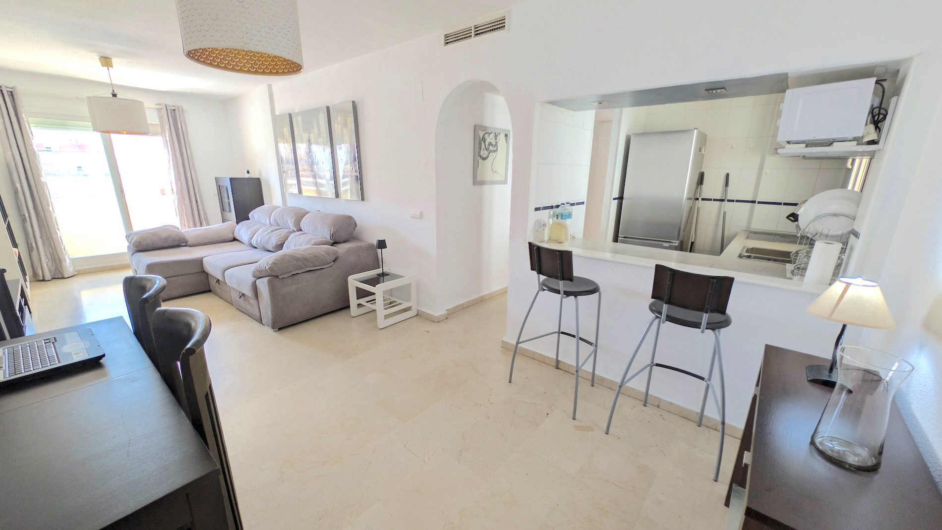 2 Bedroom Apartment in Benalmádena - Photo 4