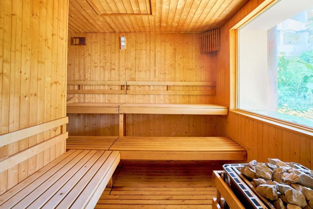 2 Bedroom Apartment in Benahavís - Photo 23