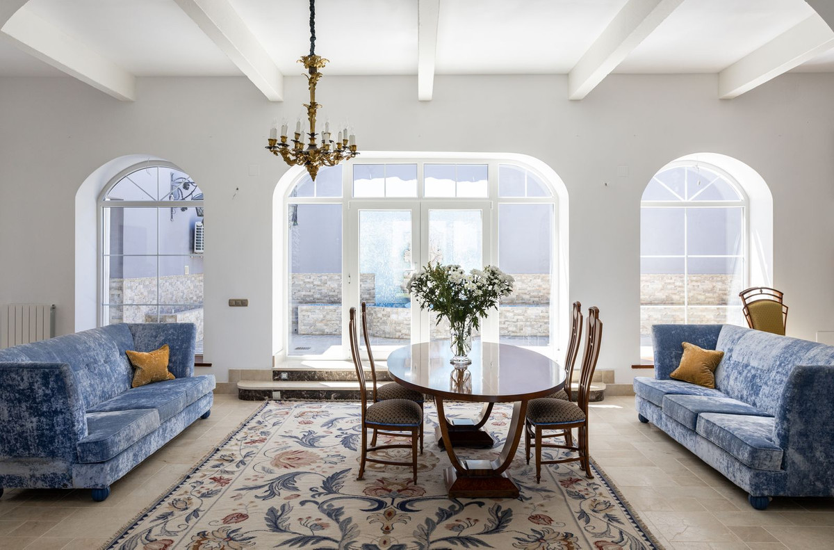 5 Bedroom Villa in Benahavís