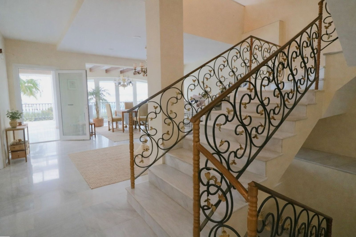 4 Bedroom Townhouse in Mijas - Photo 7