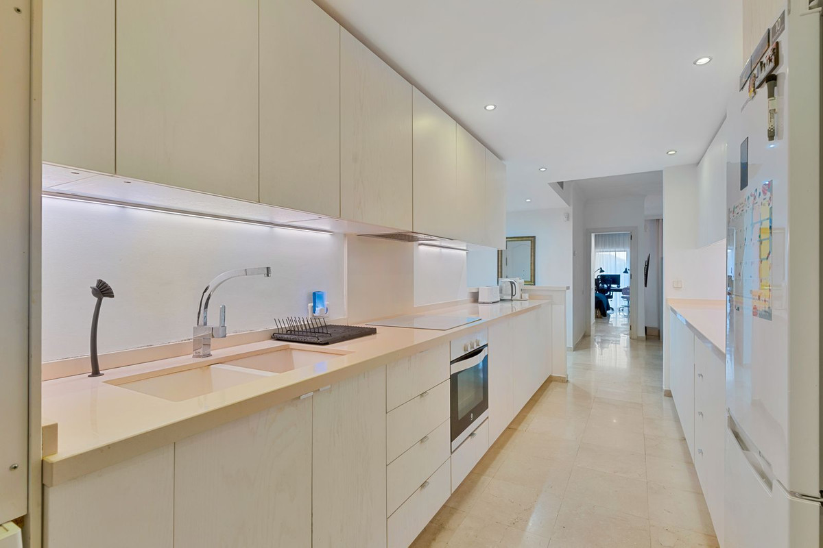 3 Bedroom Apartment in Marbella - Foto 4