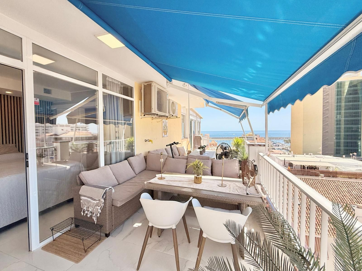 2 Bedroom Penthouse in Fuengirola - Photo 12
