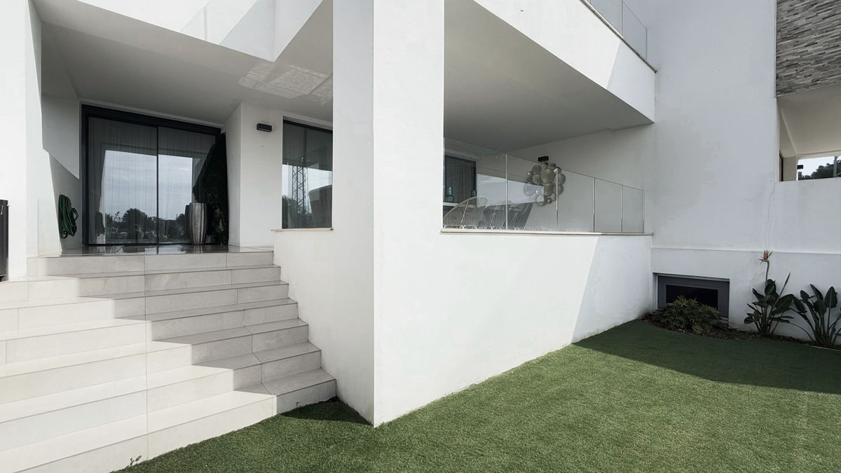 3 Bedroom Townhouse in Marbella - Photo 25