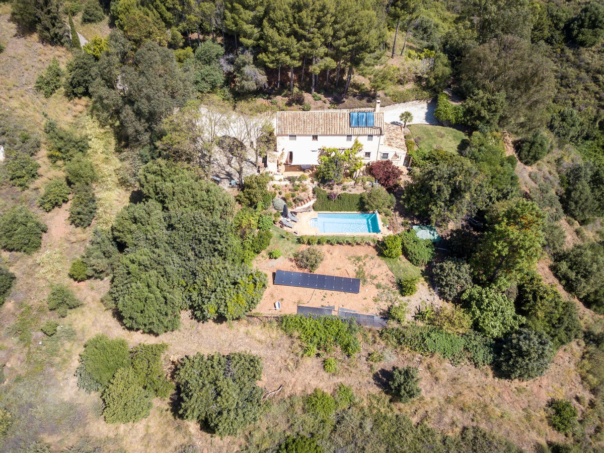3 Bedroom Villa in Estepona - Photo 16
