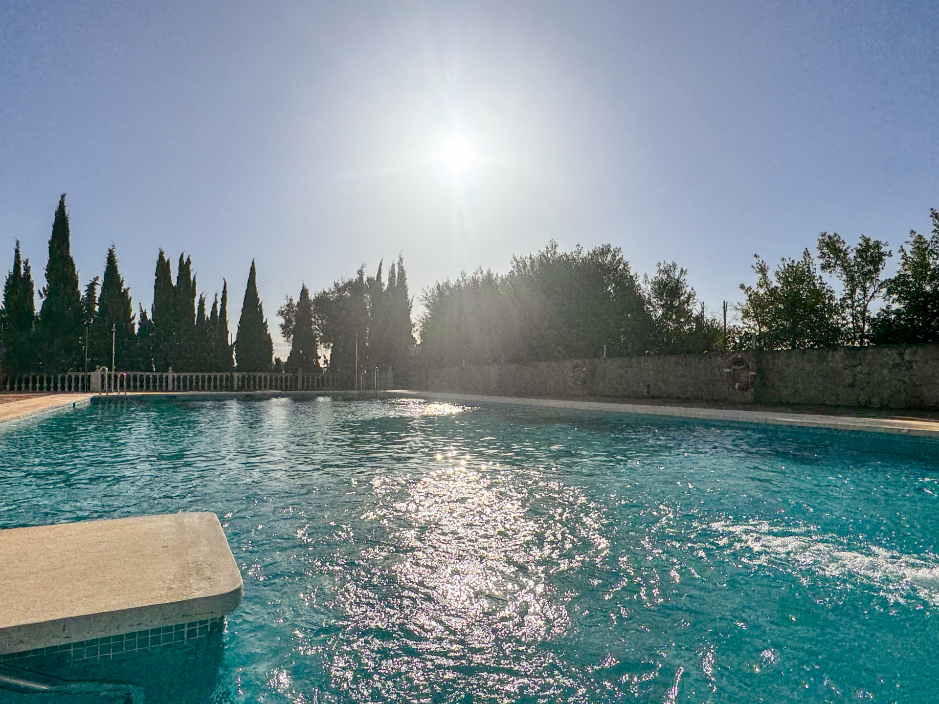 Local con piscina en Cádiz – Foto 4