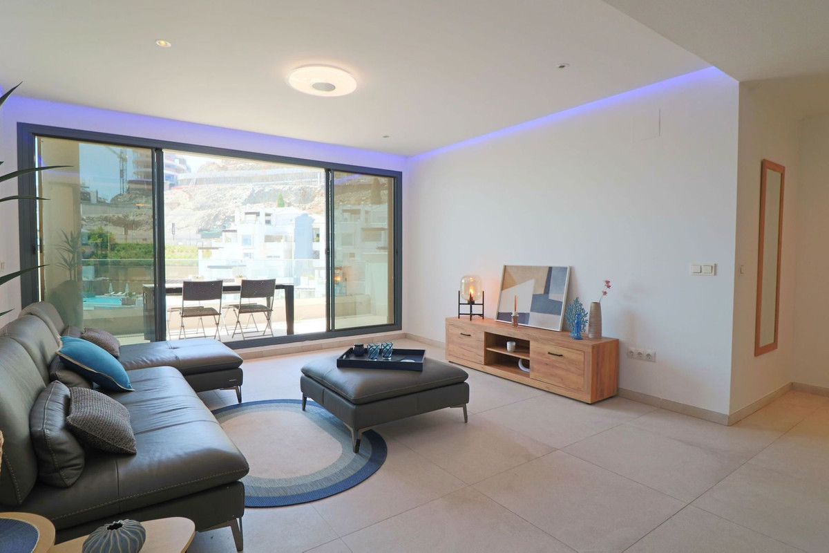 3 Bedroom Penthouse in Benahavís - Photo 14