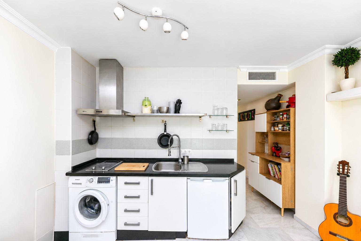1 Bedroom Apartment in Mijas - Photo 6