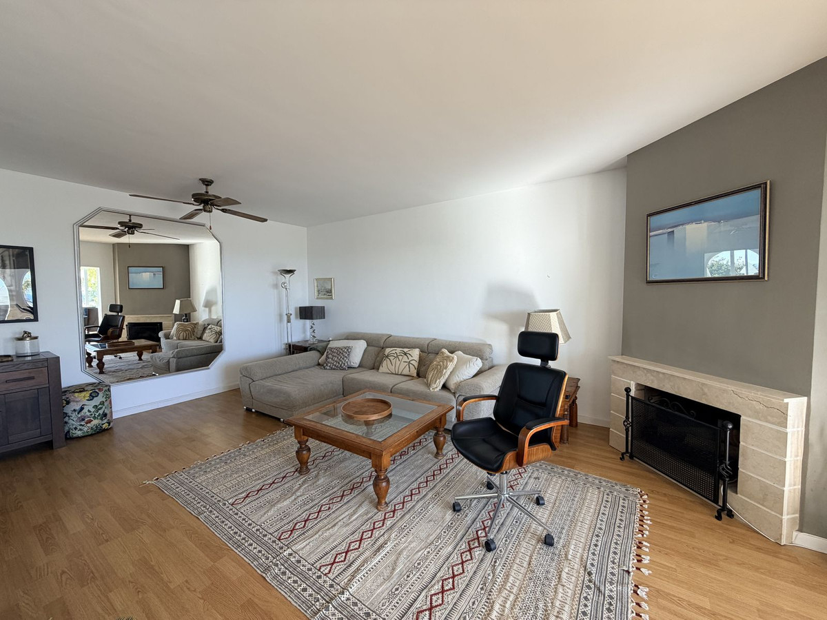 2 Bedroom Apartment in Benahavís - Foto 4