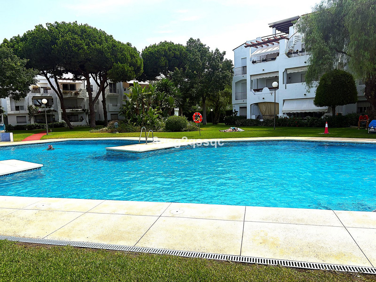 3 Bedroom Apartment in Estepona - Photo 15