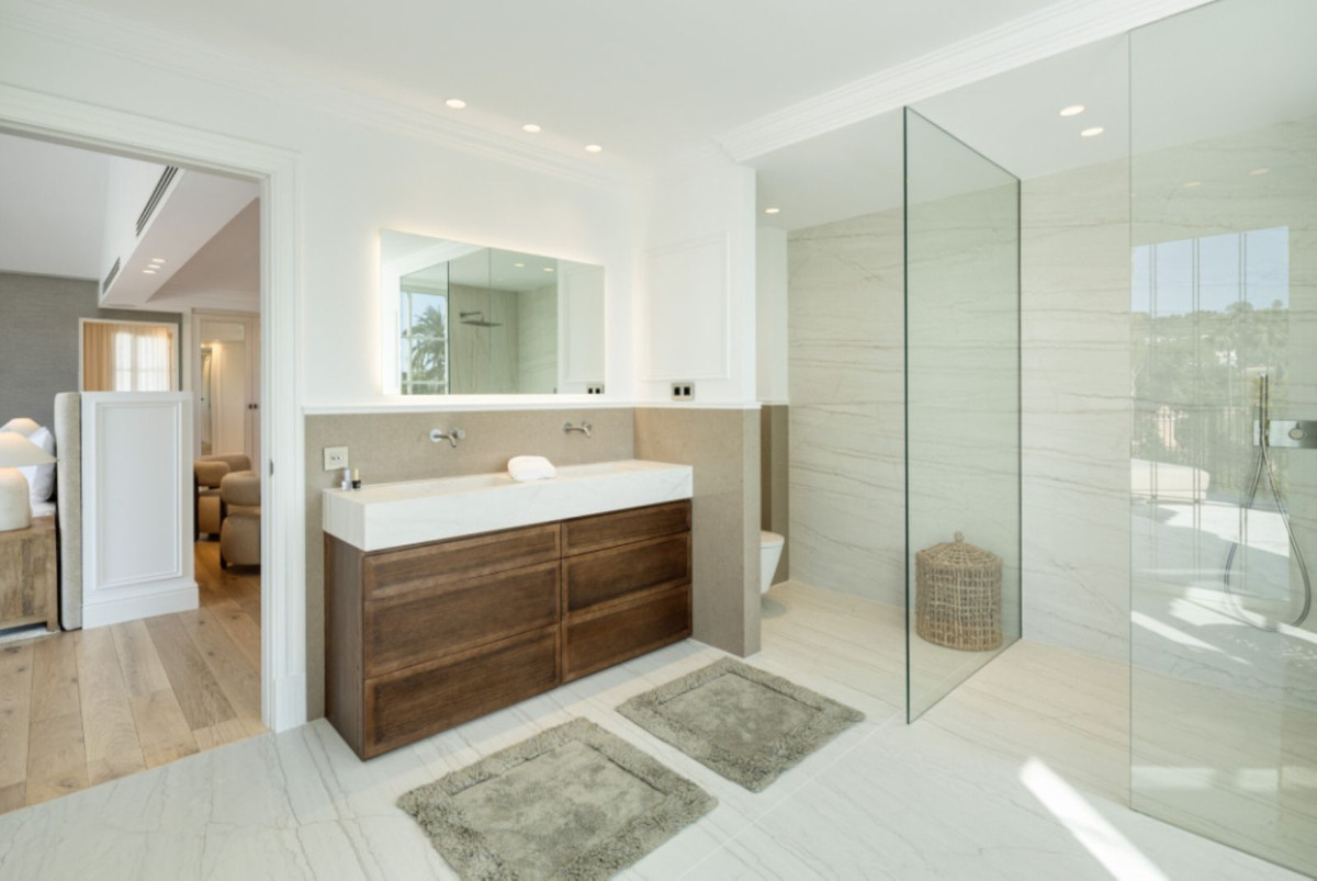 5 Bedroom Villa in Marbella - Photo 15