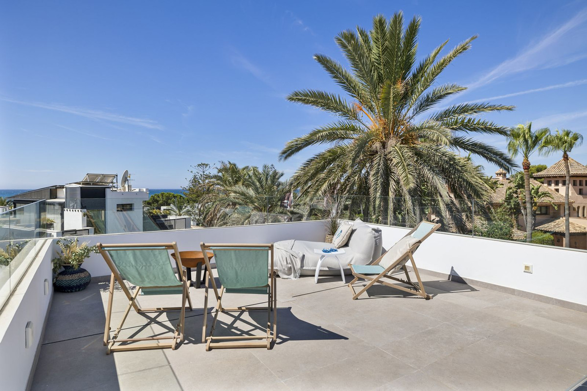 5 Bedroom Villa in Marbella - Photo 42
