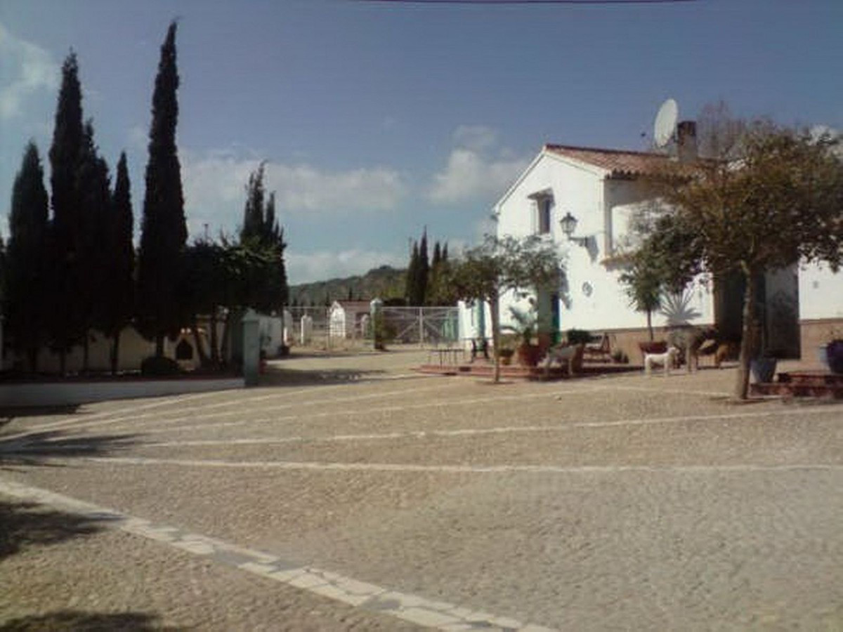 8 Bedroom Country house in Antequera - Photo 22