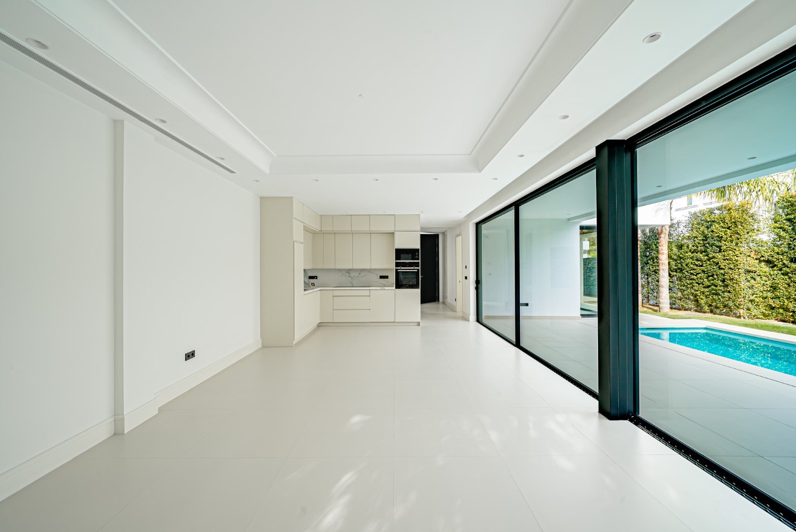 4 Bedroom Villa in Marbella - Photo 16