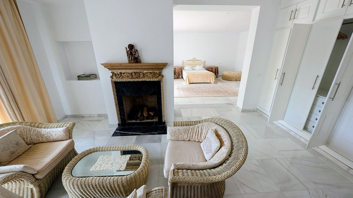 16 Bedroom Villa in Sotogrande - Photo 25