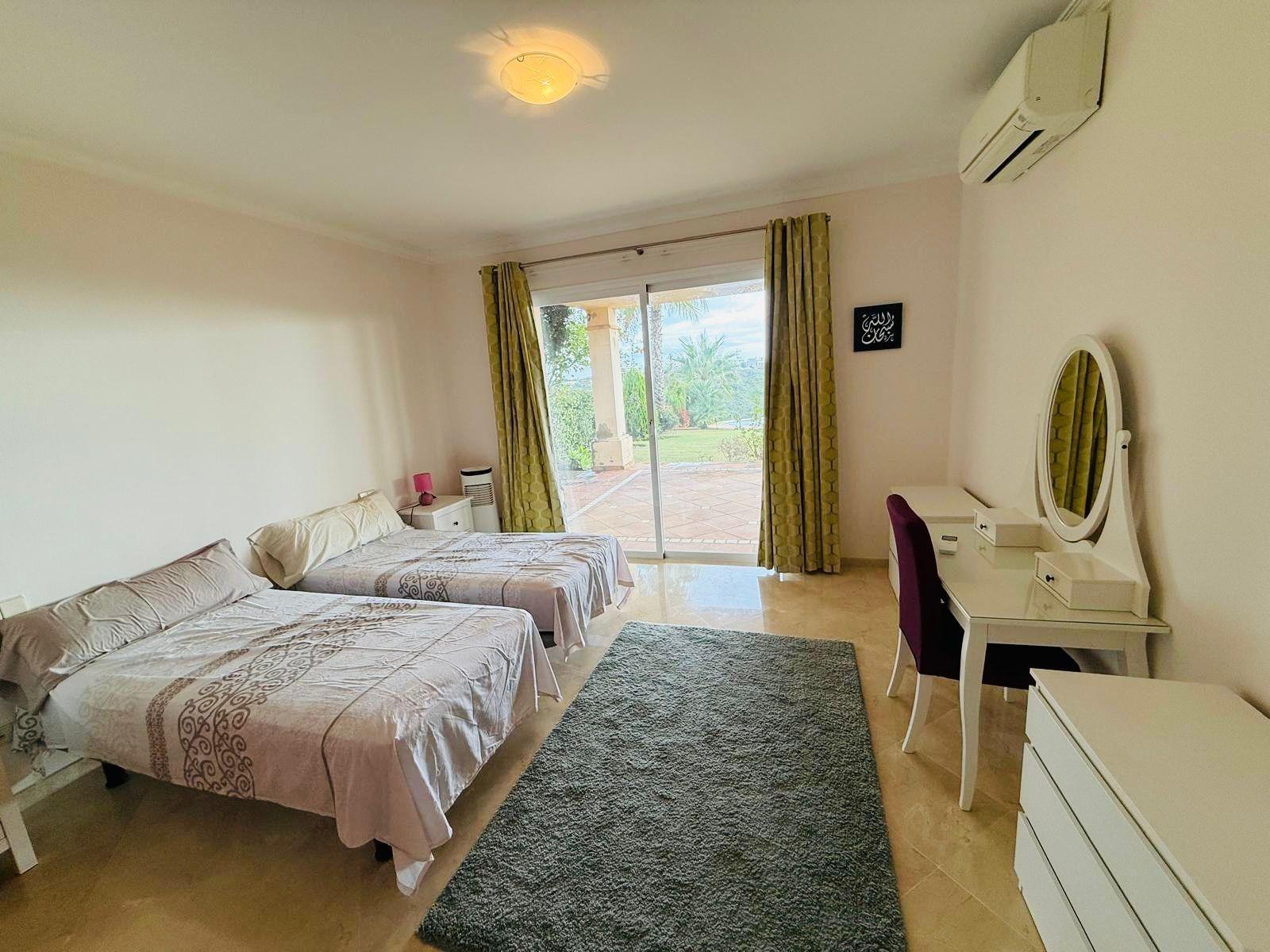 5 Bedroom Villa in Casares - Photo 22