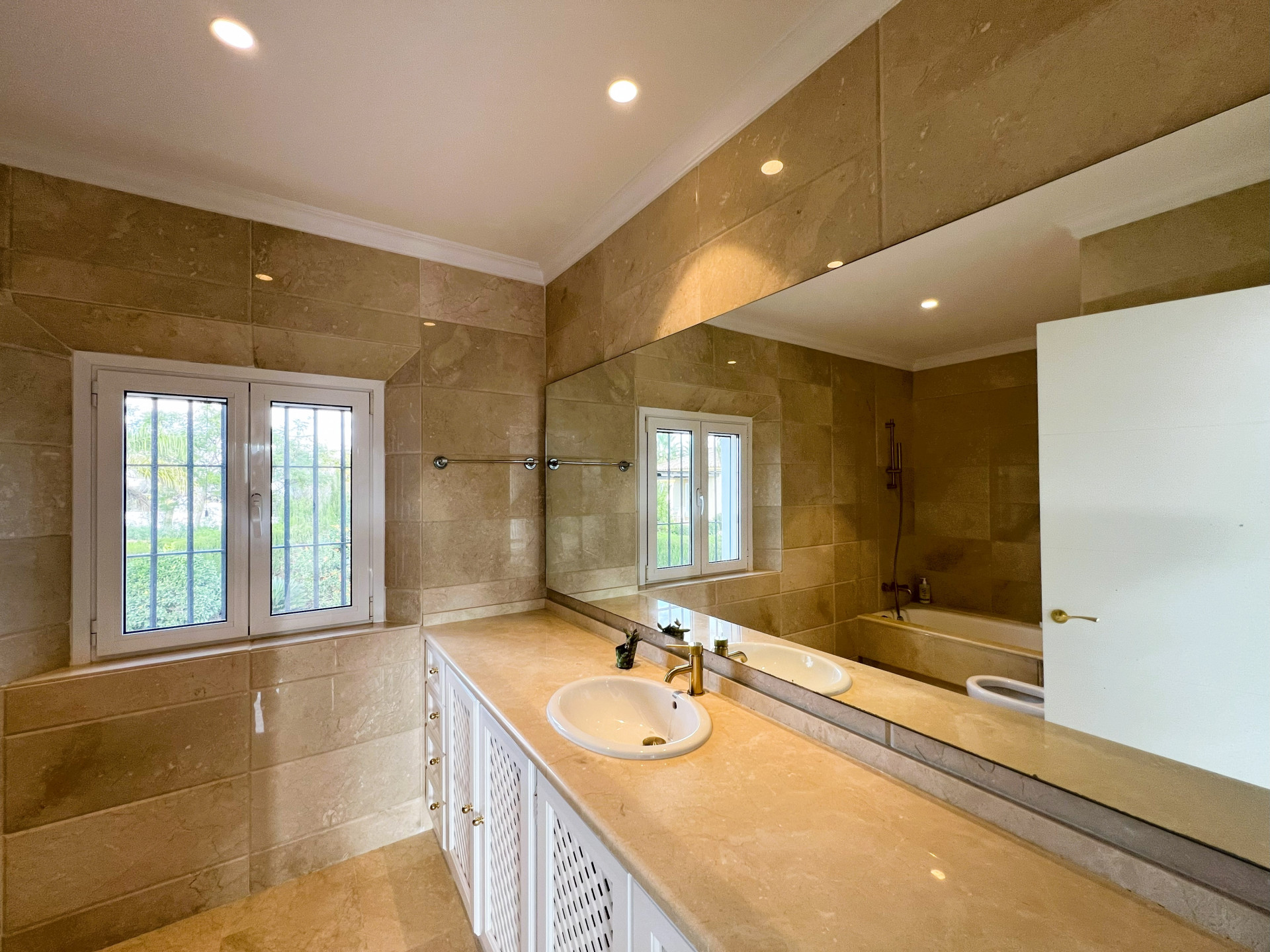 4 Bedroom Villa in Sotogrande - Photo 8