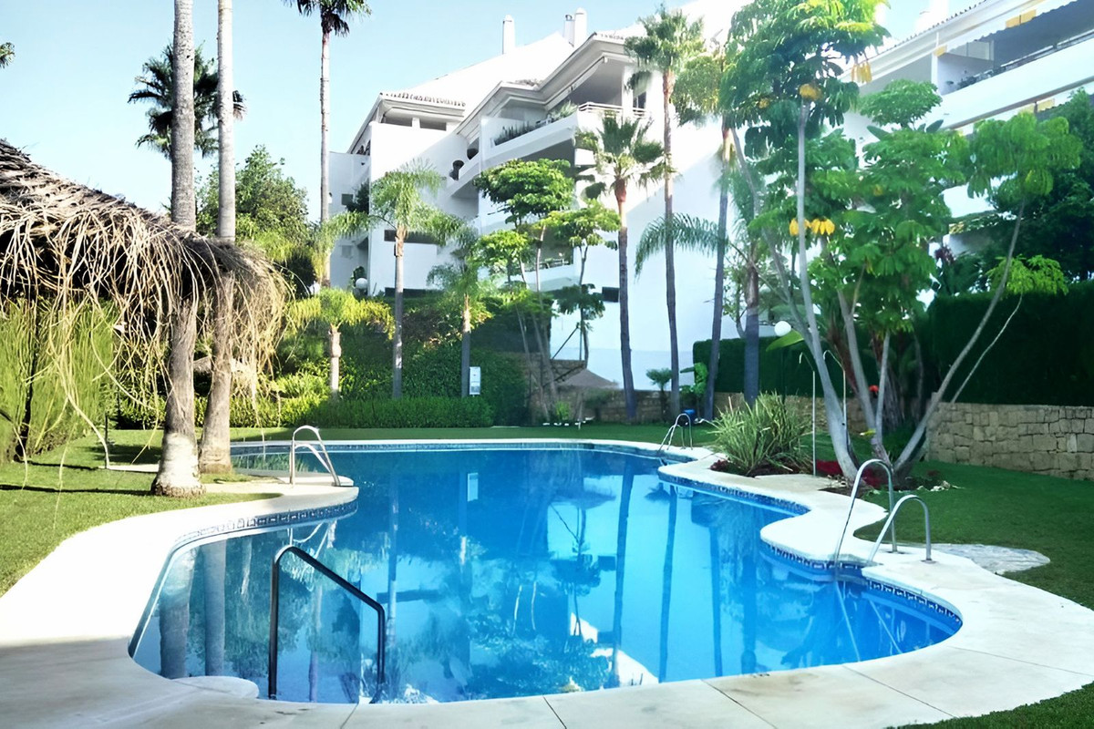 3 Bedroom Apartment in San Pedro de Alcántara - Photo 12