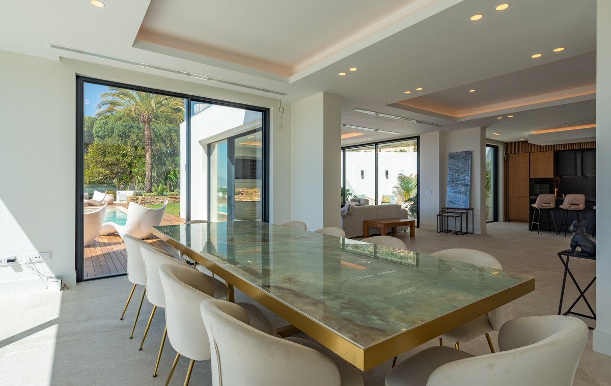 5 Bedroom Villa in Marbella - Photo 16