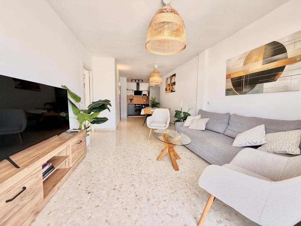 2 Bedroom Penthouse in Fuengirola - Photo 21