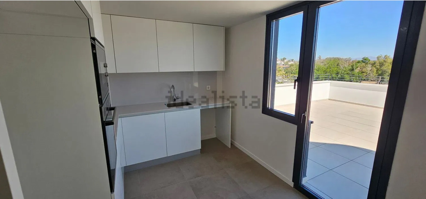 4 Bedroom Penthouse in Torremolinos - Photo 6
