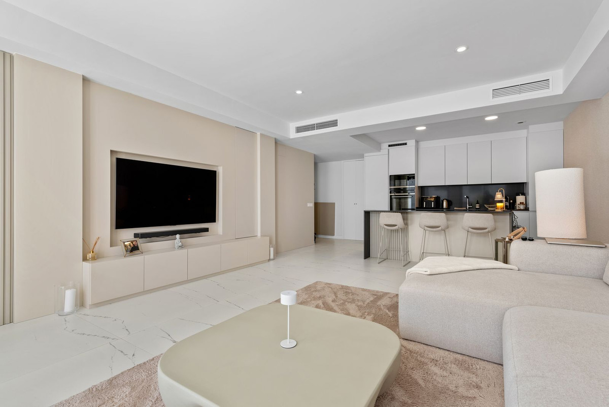 2 Bedroom Apartment in Casares - Photo 6