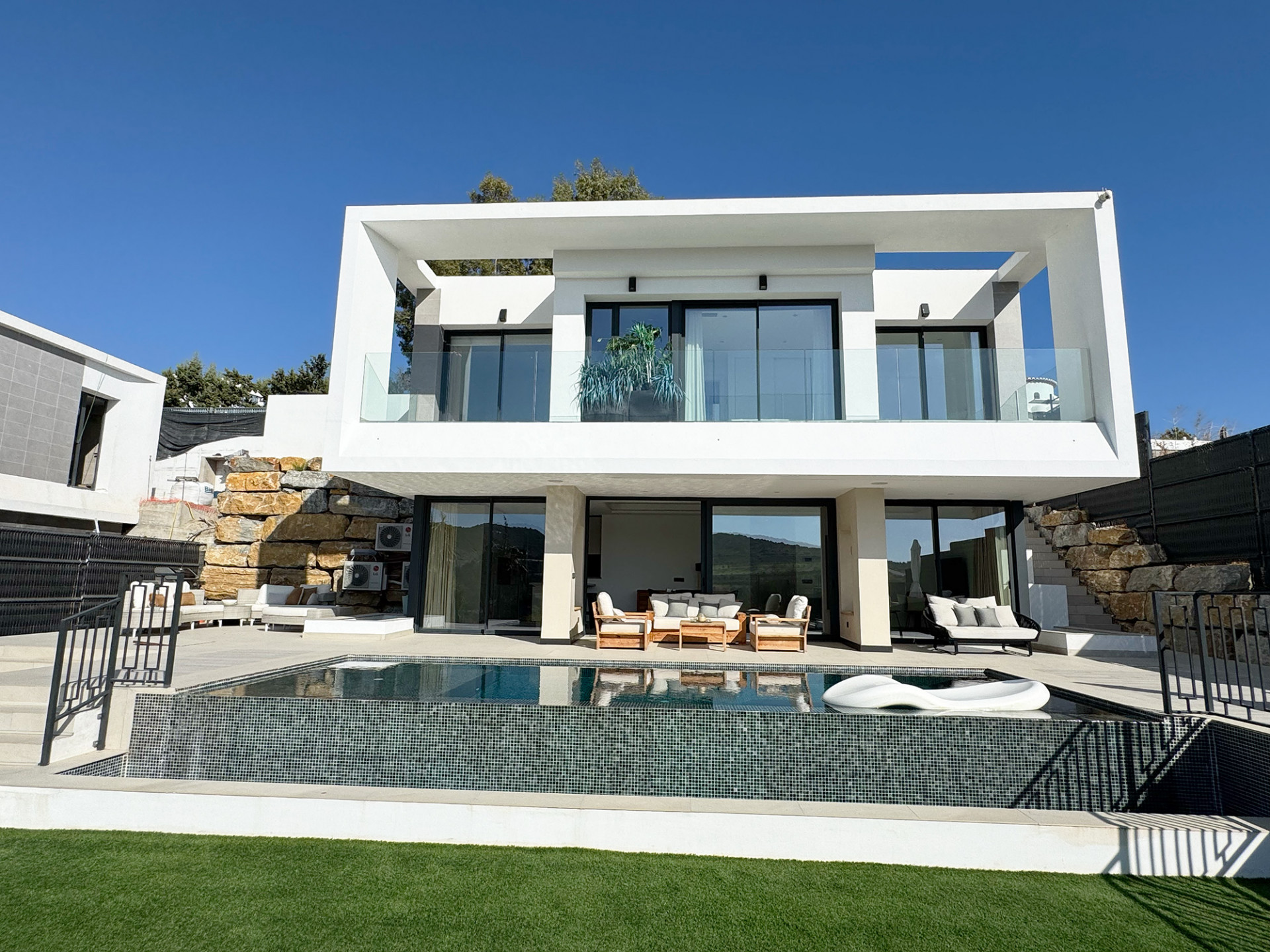 4 Bedroom Villa in Estepona - Photo 29