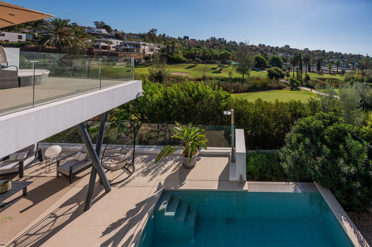 5 Bedroom Villa in Estepona - Photo 16