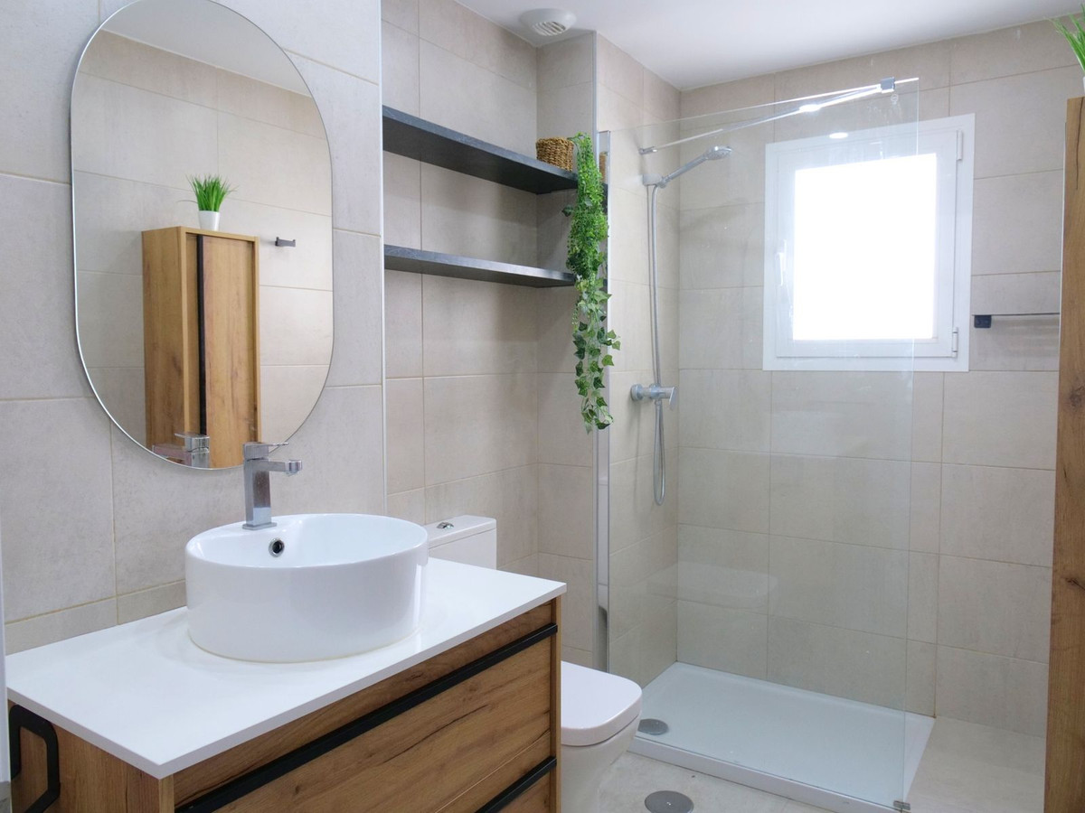 3 Bedroom Apartment in Estepona - Photo 20