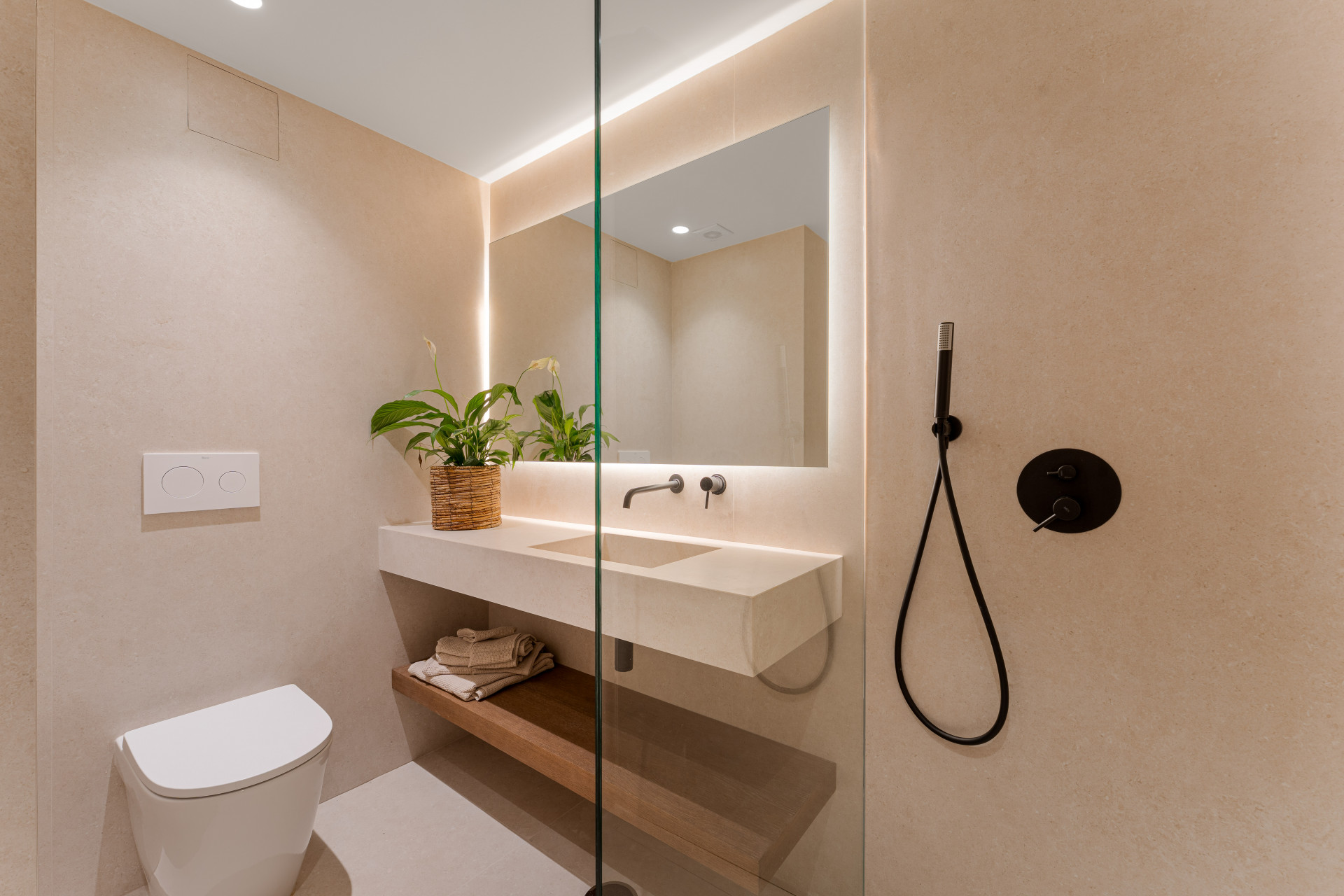 3 Bedroom Apartment in Benahavís - Photo 14