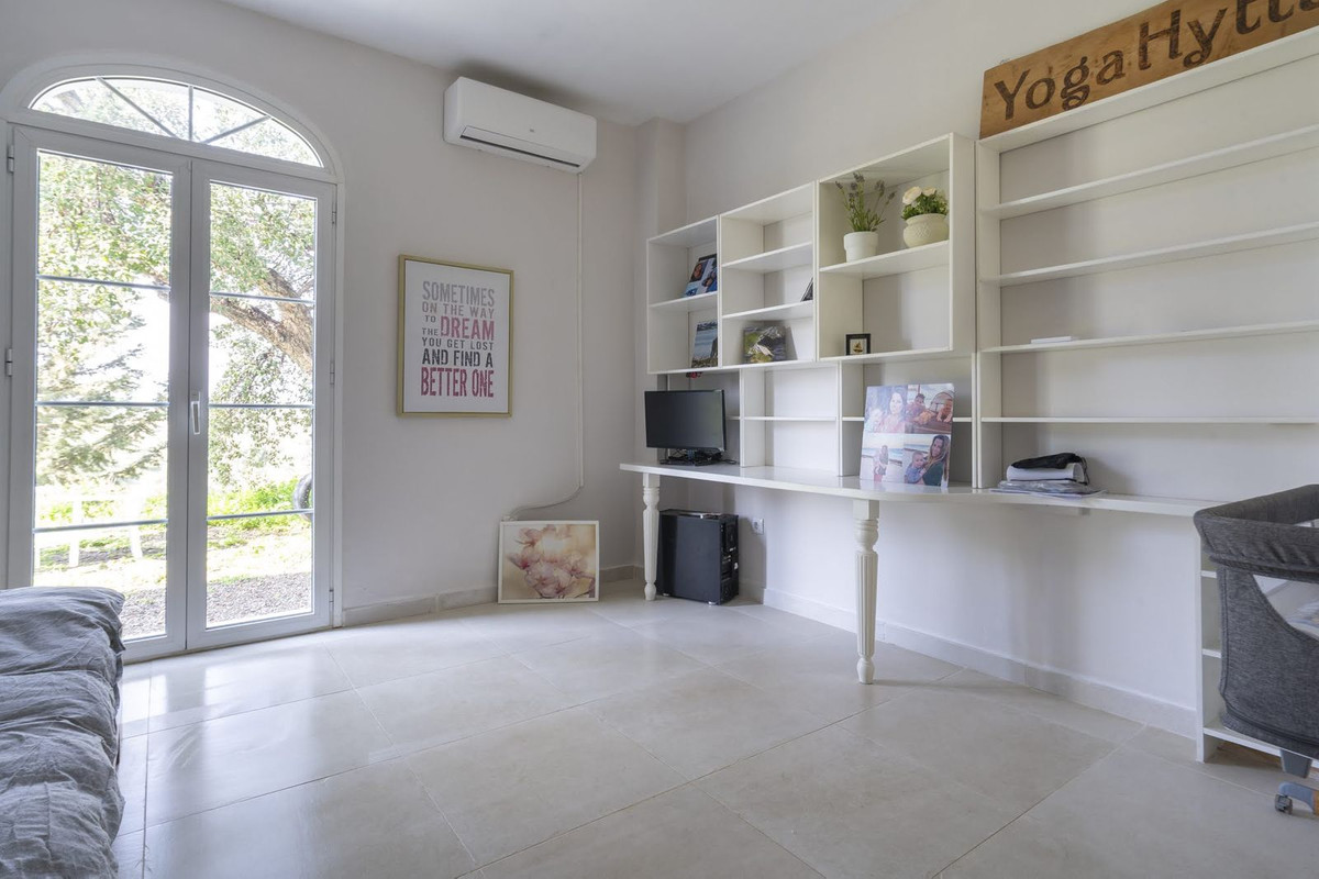 3 Bedroom Villa in Coín - Photo 13