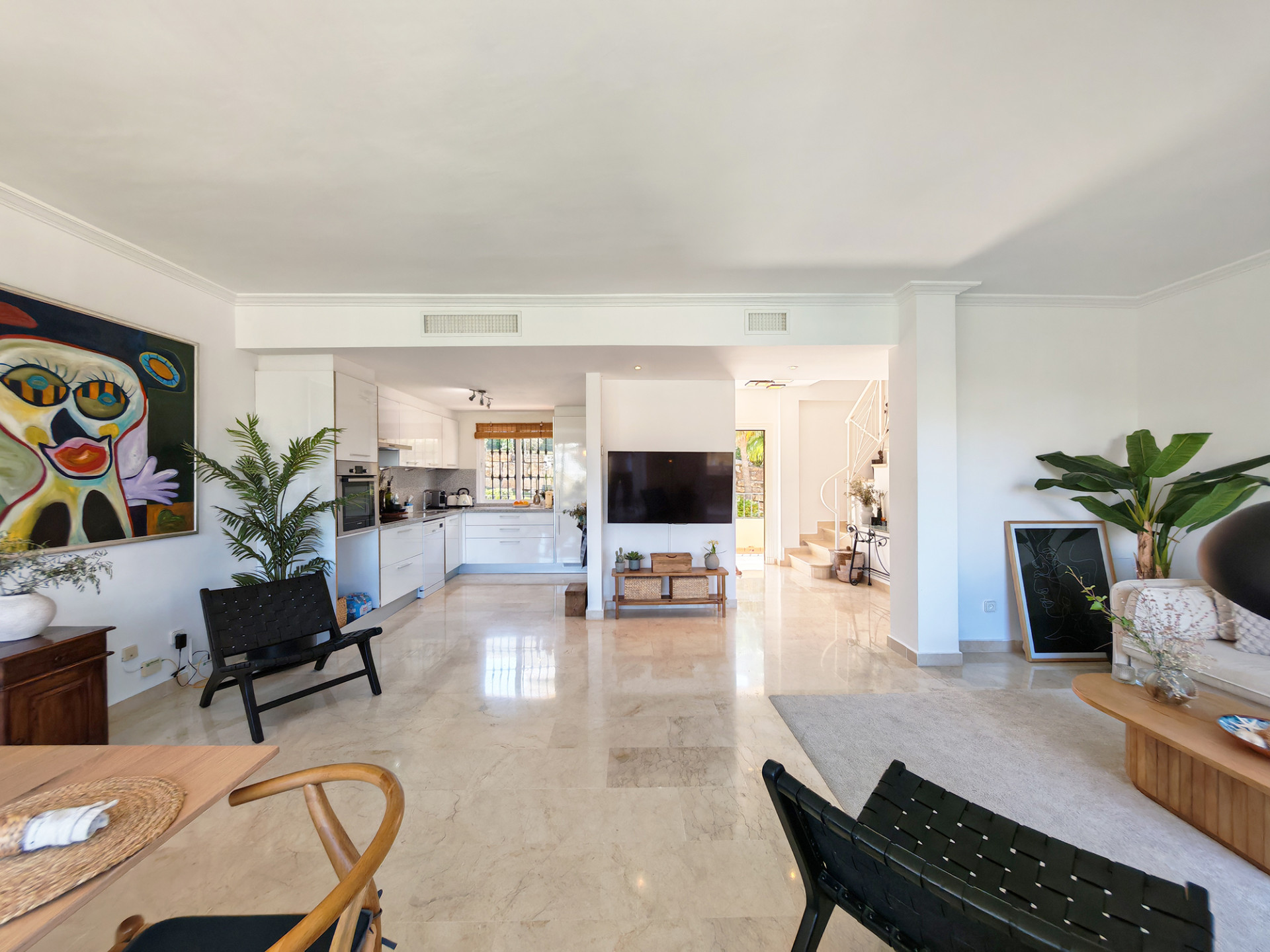 2 Bedroom Penthouse in Benahavís - Photo 3