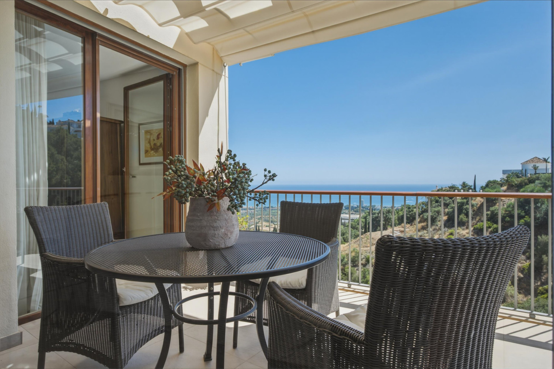 3 Bedroom Apartment in Marbella - Photo 11