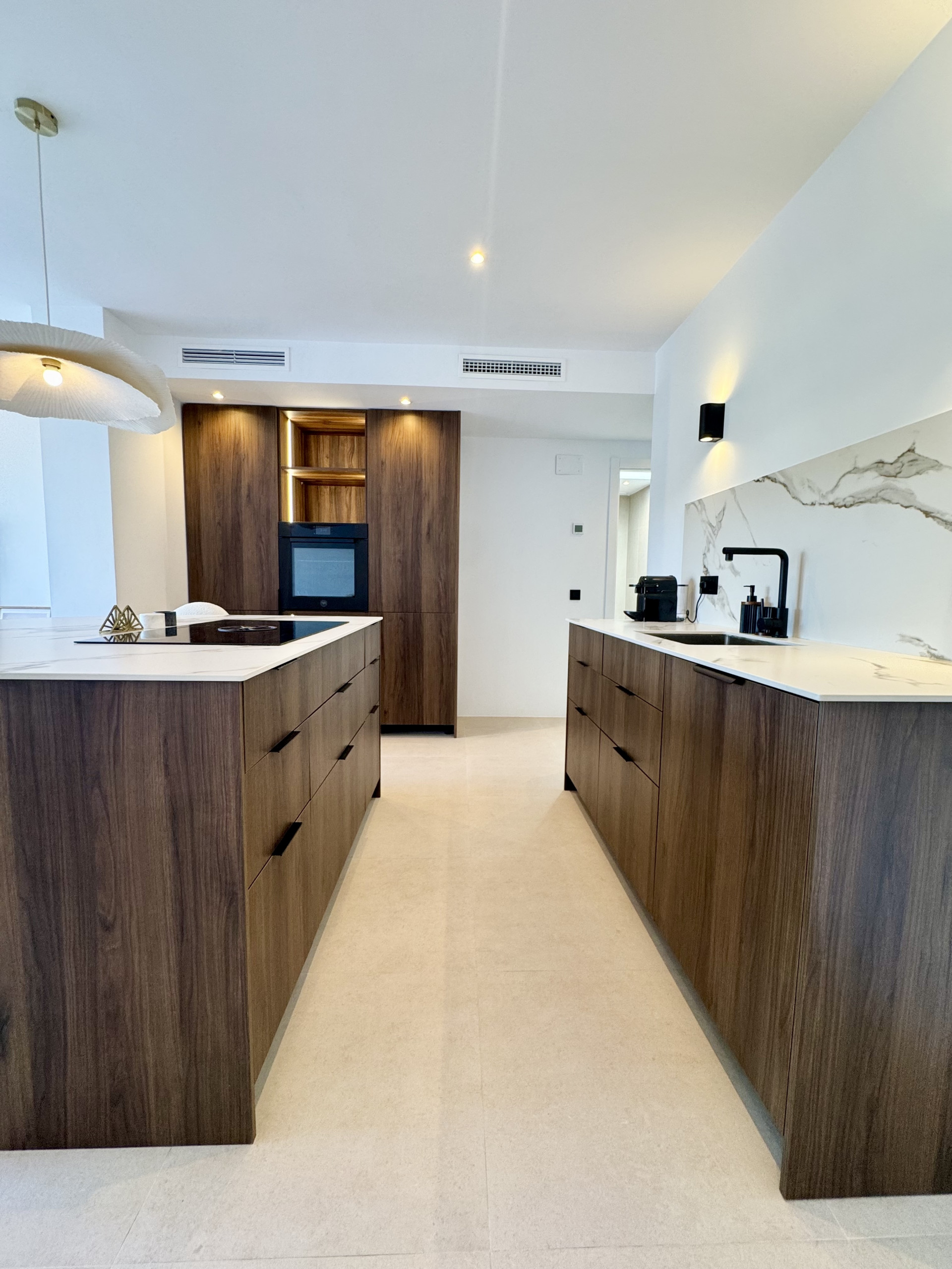 3 Bedroom Penthouse in Benahavís - Photo 2
