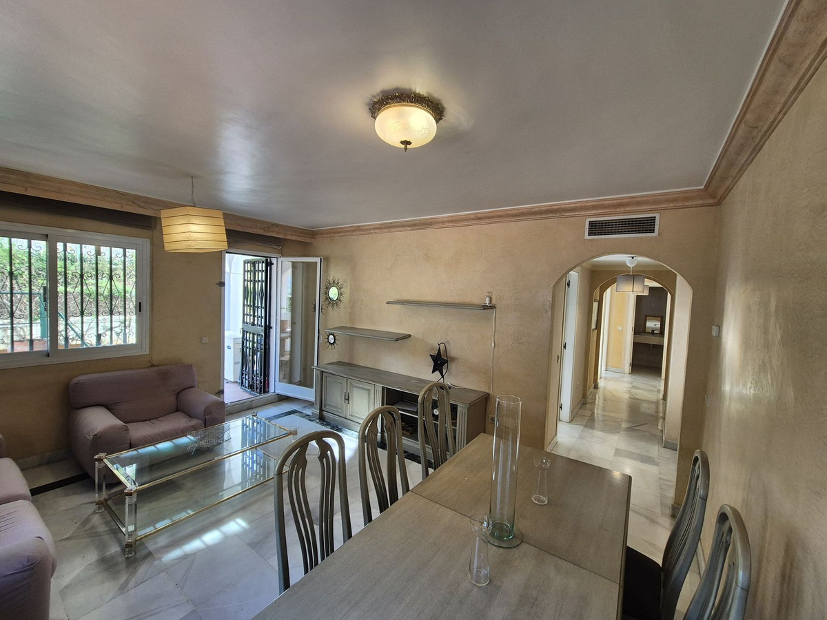 3 Bedroom Apartment in Marbella - Photo 7