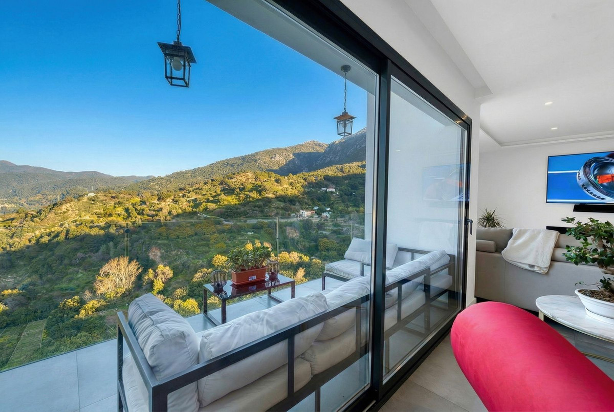 4 Bedroom Villa in Istán - Photo 5