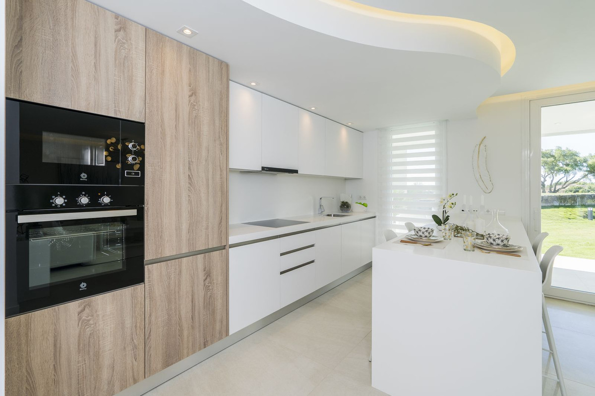 2 Bedroom Apartment in San Roque - Photo 20