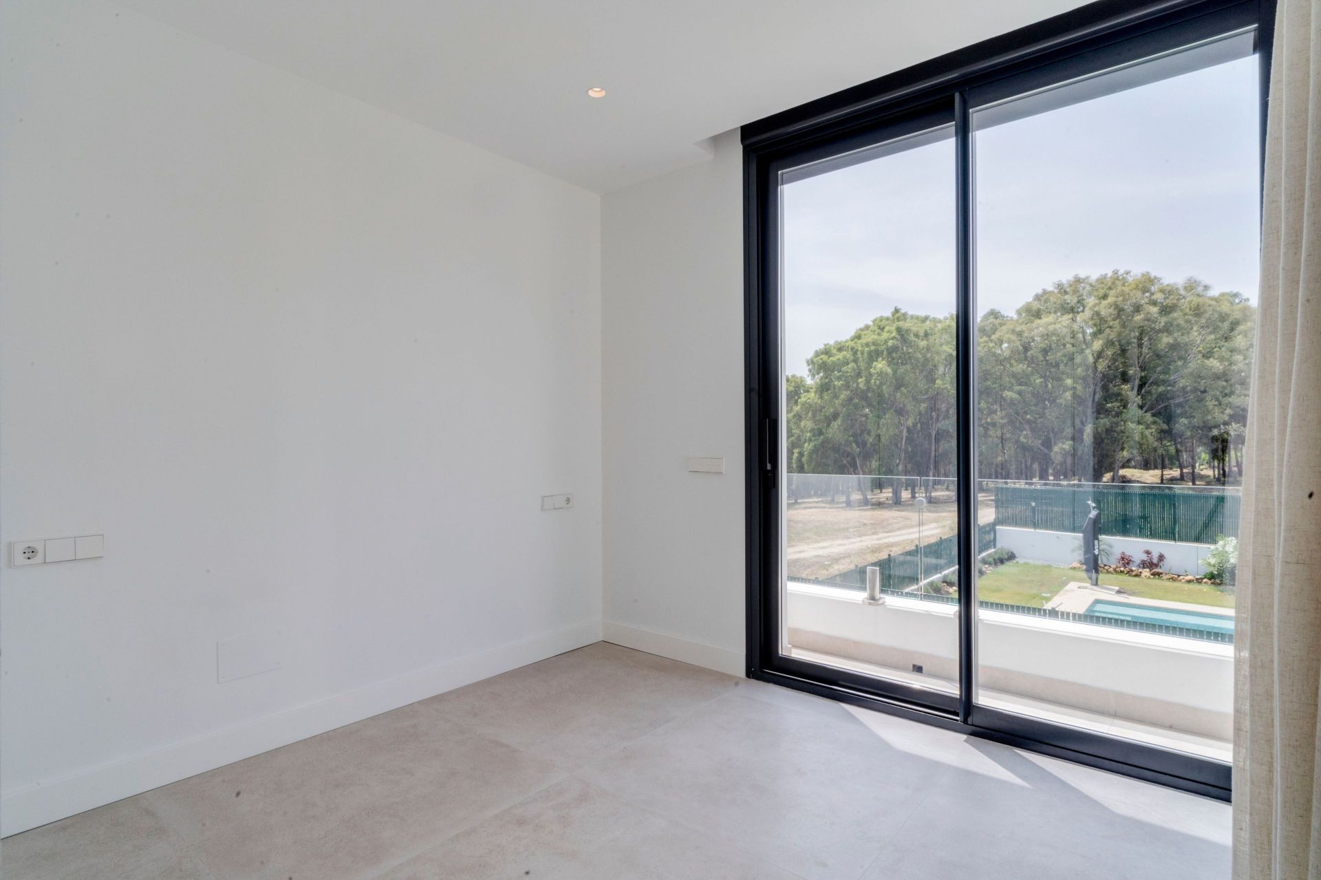 5 Bedroom Villa in Estepona - Photo 40