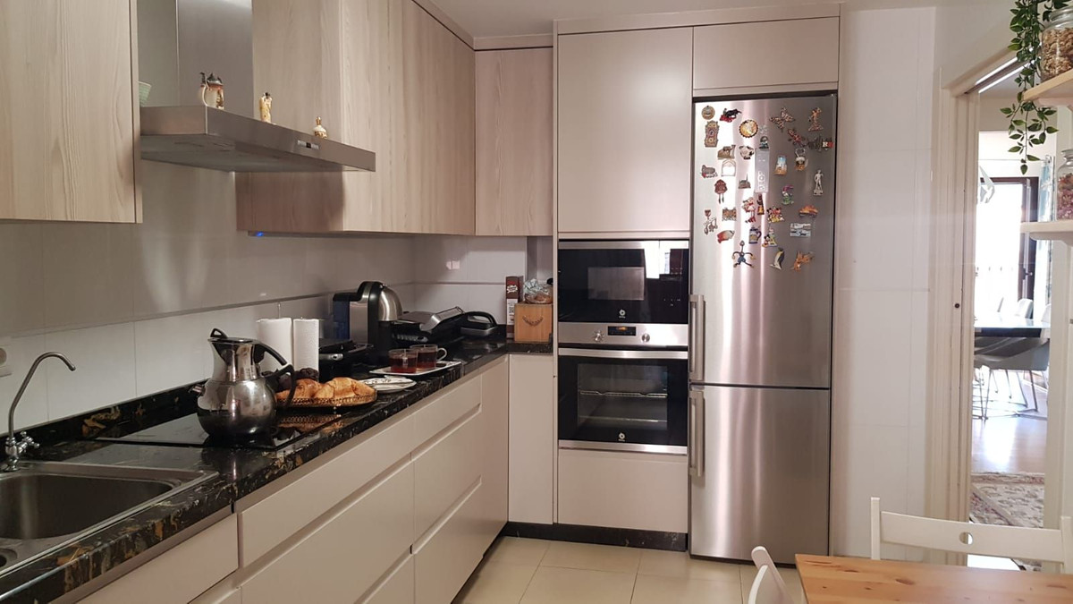 4 Bedroom Apartment in Benalmádena - Photo 25