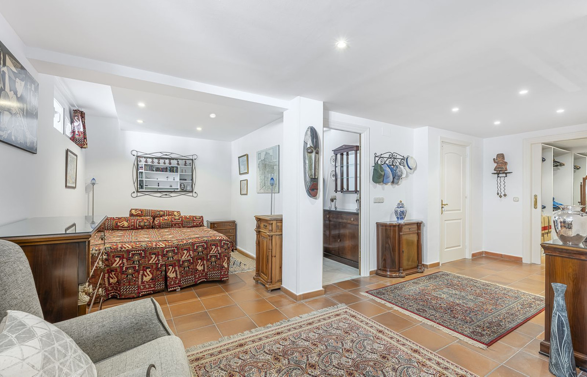 3 Bedroom Townhouse in Marbella - Photo 32