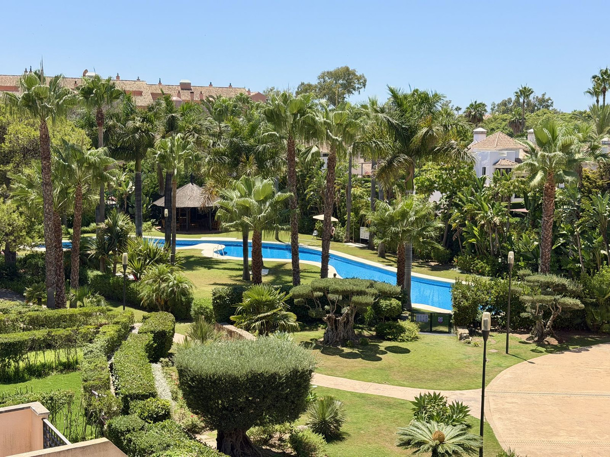 2 Bedroom Apartment in Marbella - Photo 27