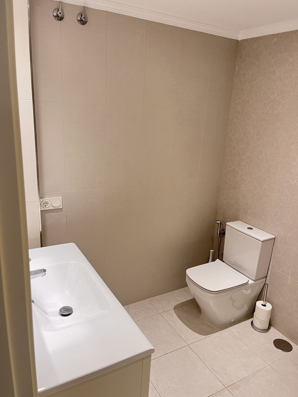 2 Bedroom Apartment in Marbella - Photo 18