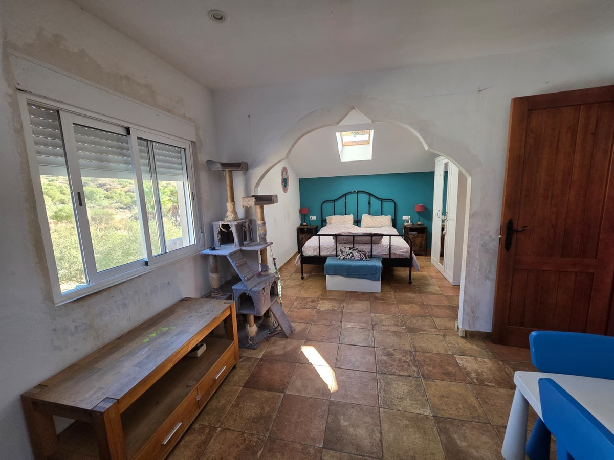 3 Bedroom Country house in Villanueva de la Concepción - Photo 11